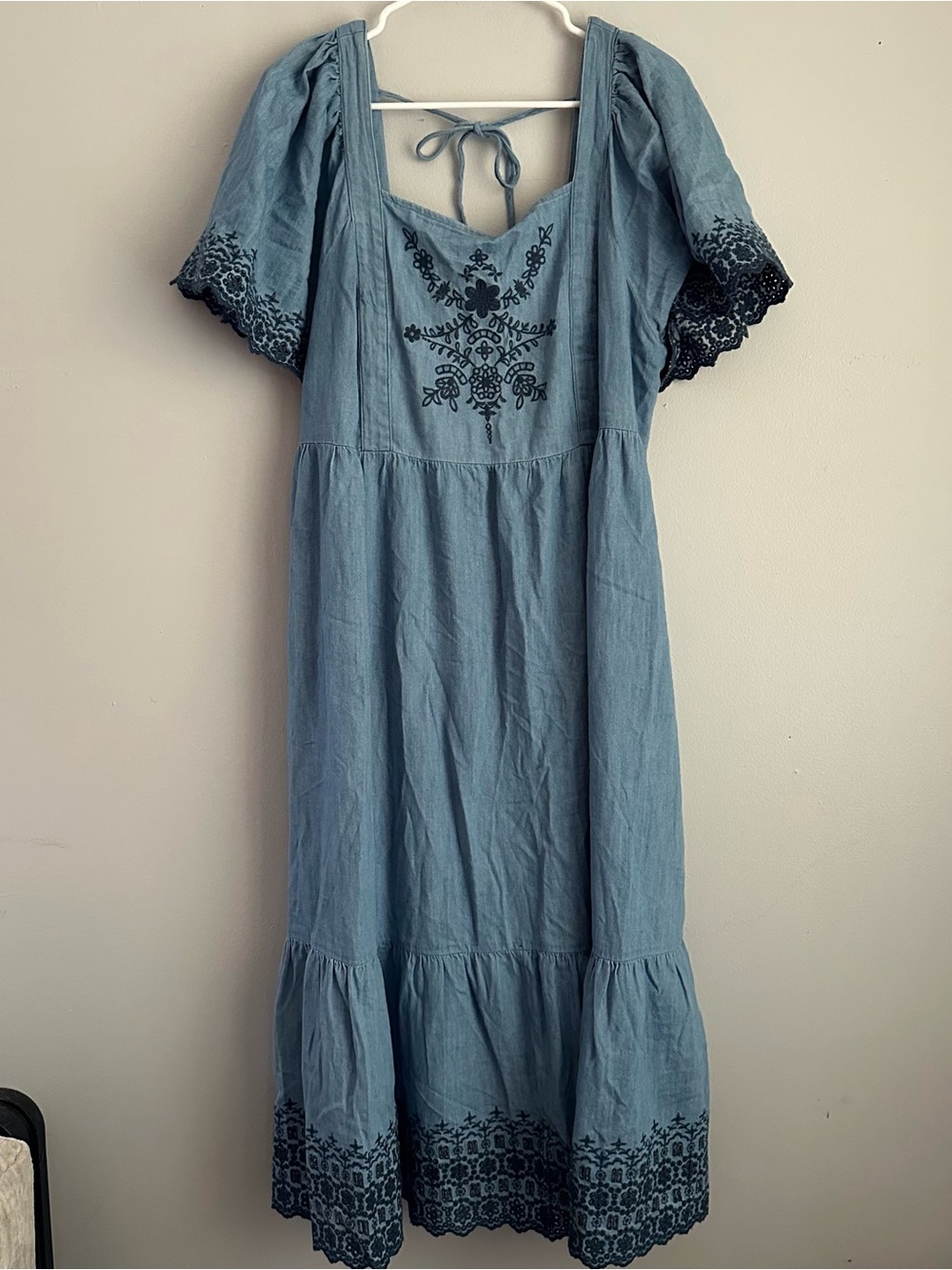 2X women’s Embroidered midi Maxi Dress Short Sleeve smocked 2xl old navy denim